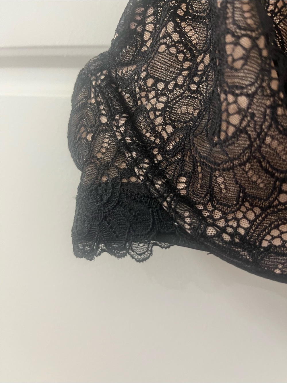 Soma Black Lace Underwire Bra with Nude Lining - Picture 3 of 6